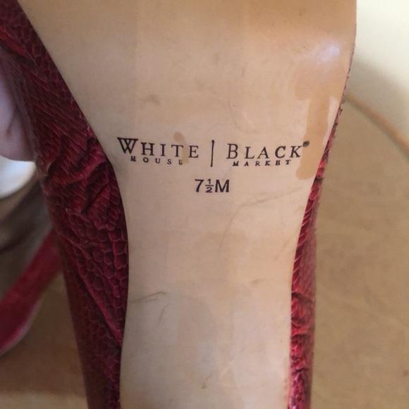 WHite House /Black market Deep red reptile print Pumps - Picture 5 of 6